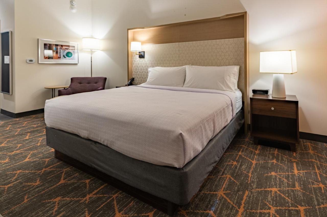 Courtyard By Marriott Atlanta Hotel