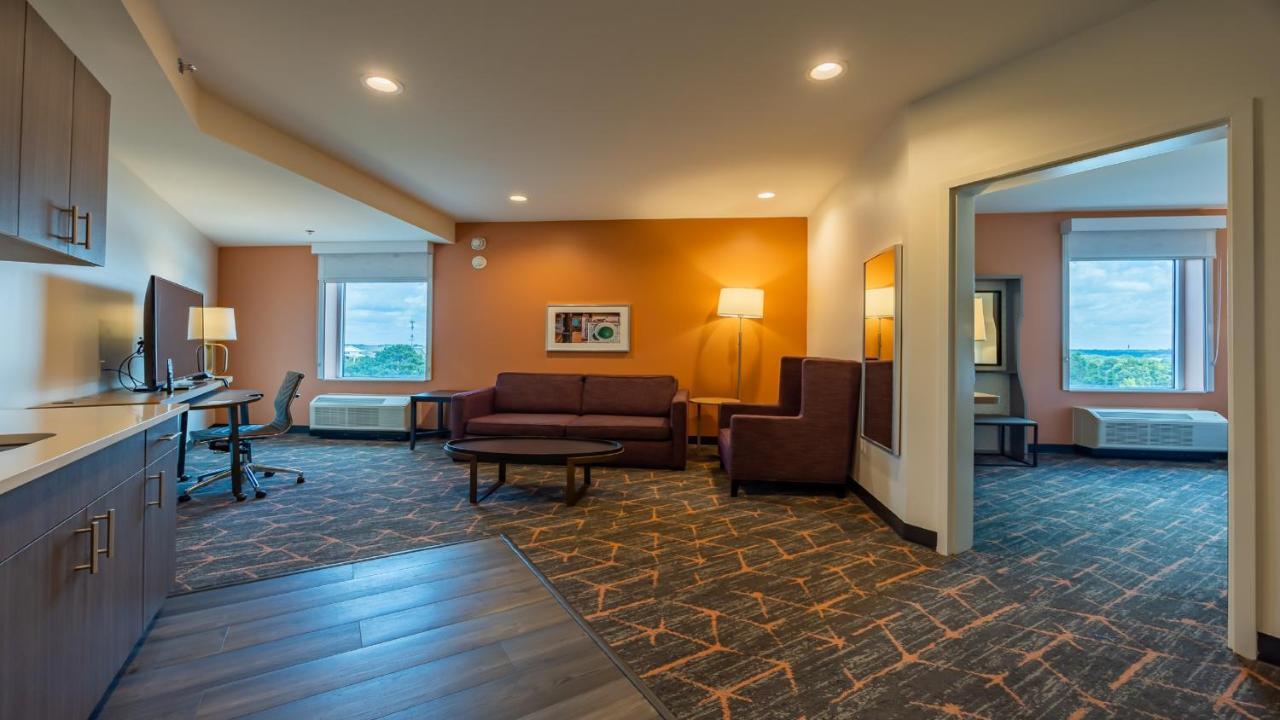 Spice & Sky Atlanta Perimeter Hotel 3*