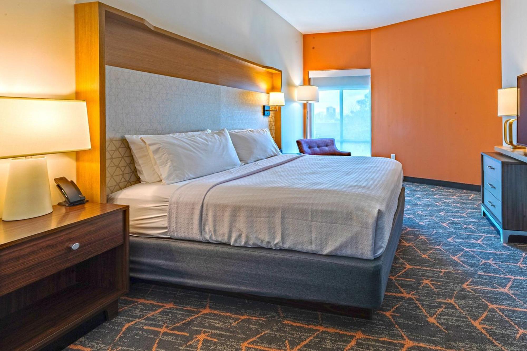 Courtyard By Marriott Atlanta Hotel