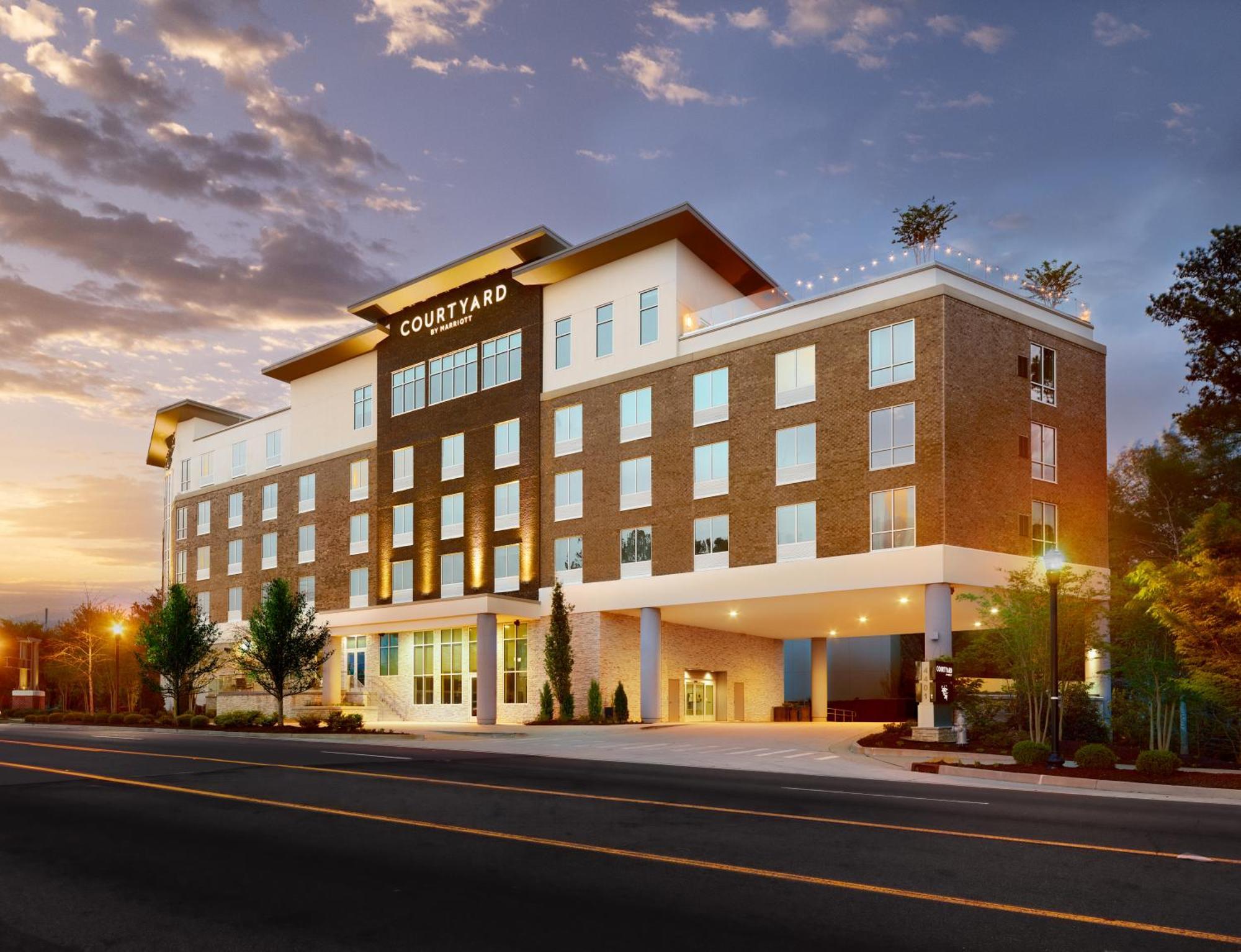 Courtyard By Marriott Atlanta Dunwoody
