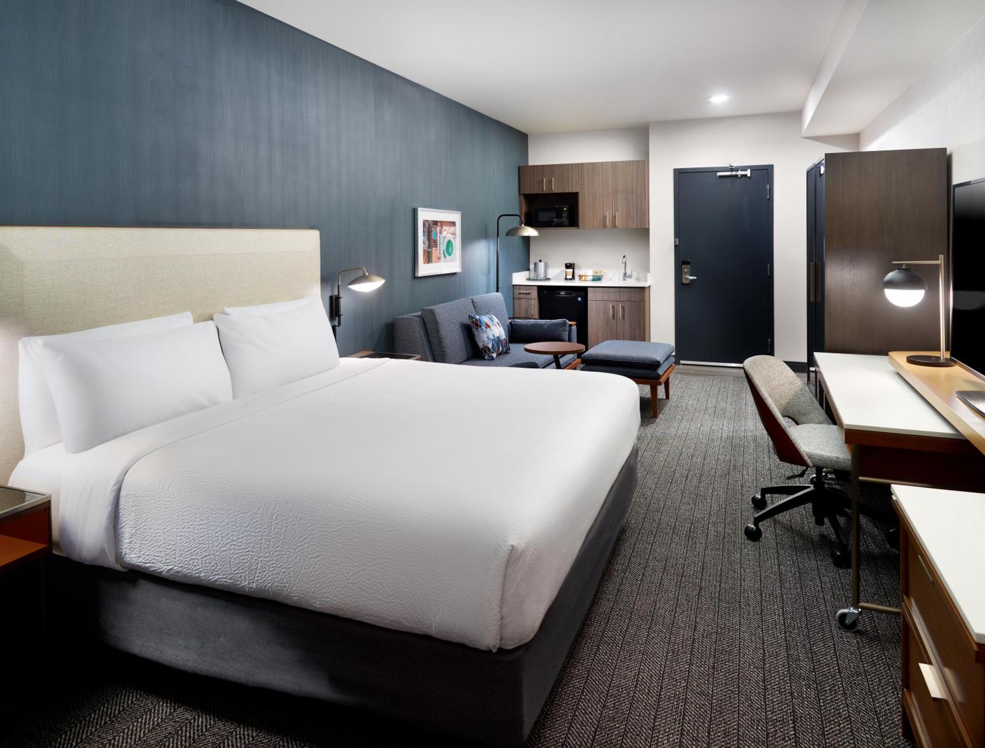 Courtyard By Marriott Atlanta Hotel