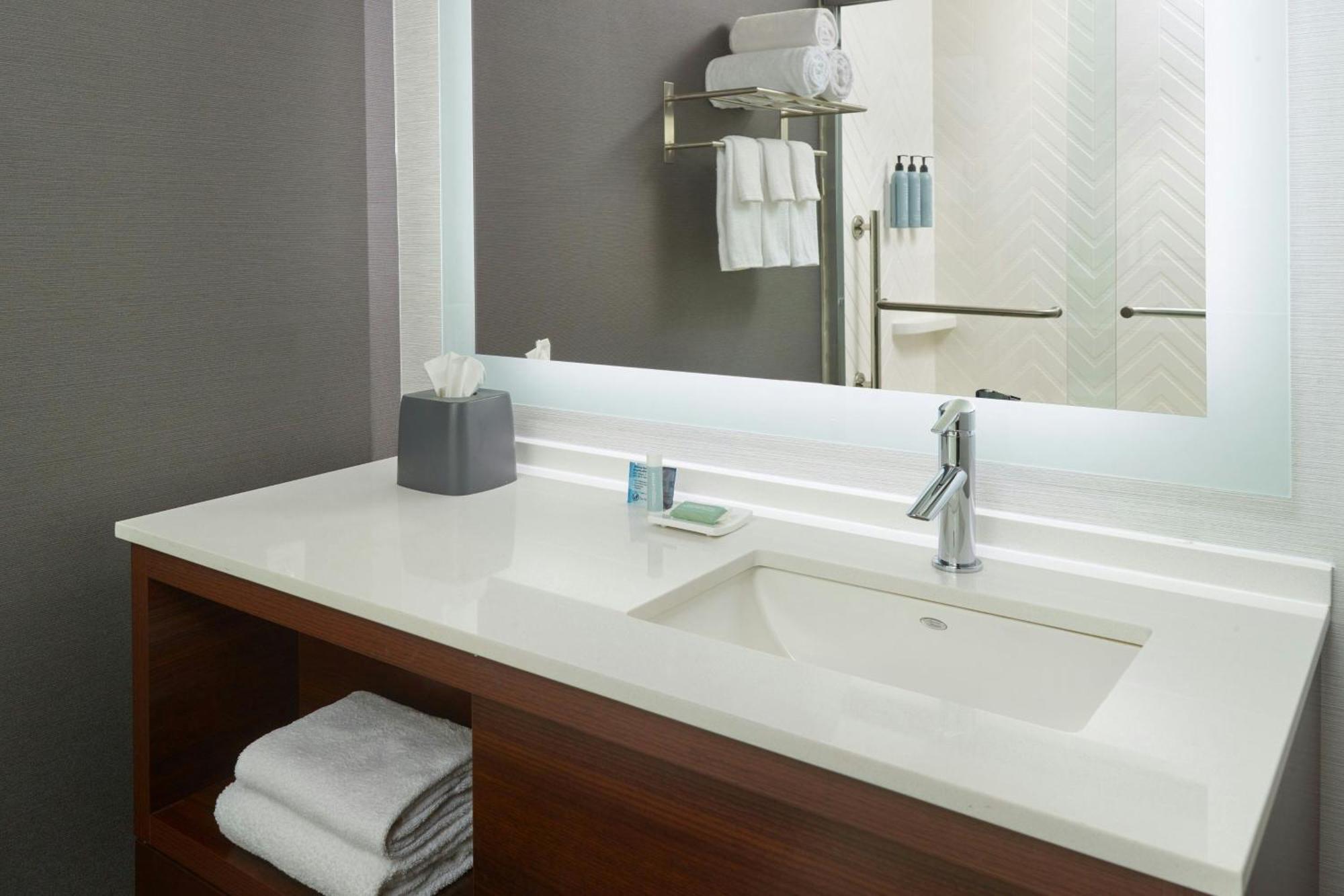 Courtyard By Marriott Atlanta Hotel 3*