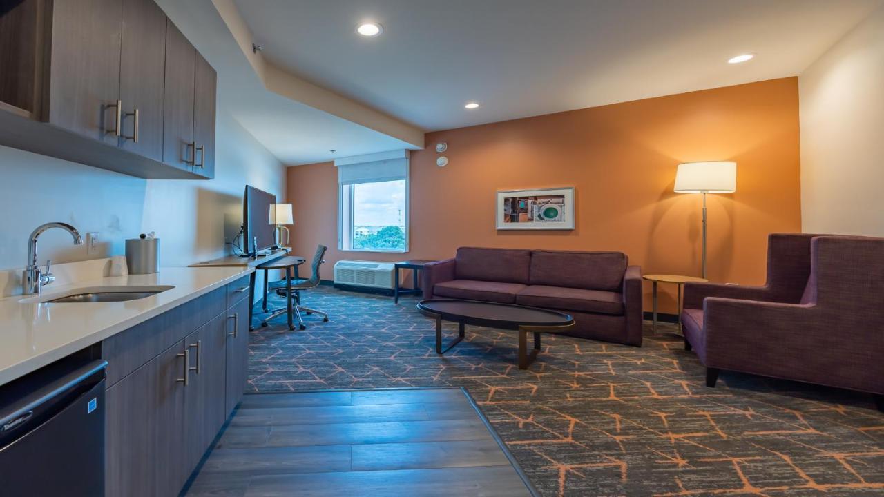 Courtyard By Marriott Atlanta Hotel 3*